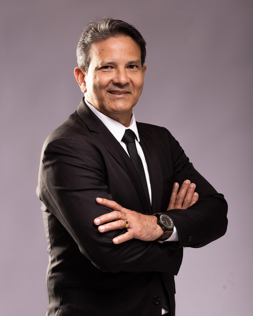 Dr. Adilson Ribeiro Pamplona
